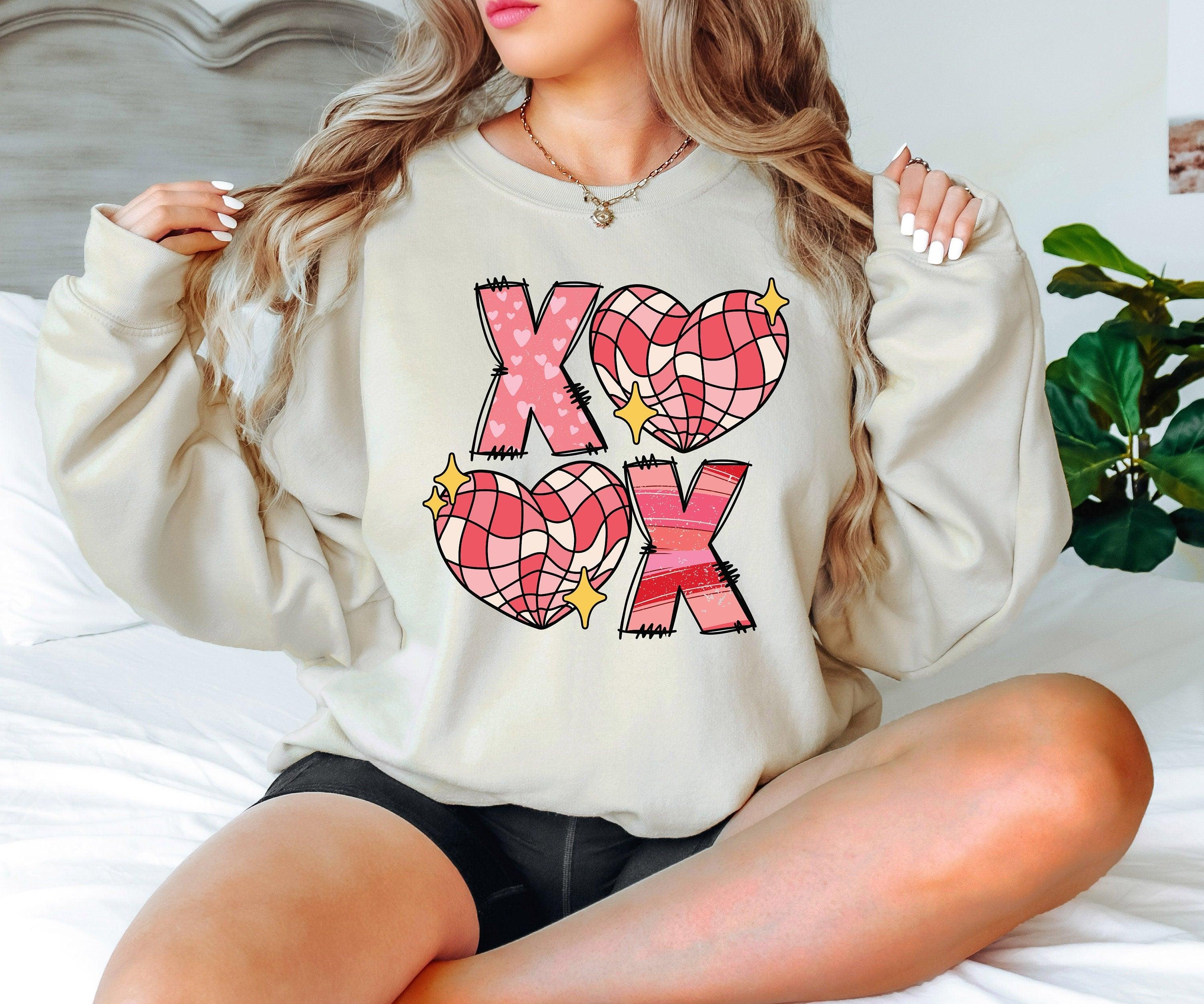 Xoxo Sweatshirt, Valentines Day Sweatshirt, Valentine Crewneck Hoodie, Sparkly Xoxo Sweatshirt, Valentines Day Gift, Xoxo Hoodie - Nesta Tees