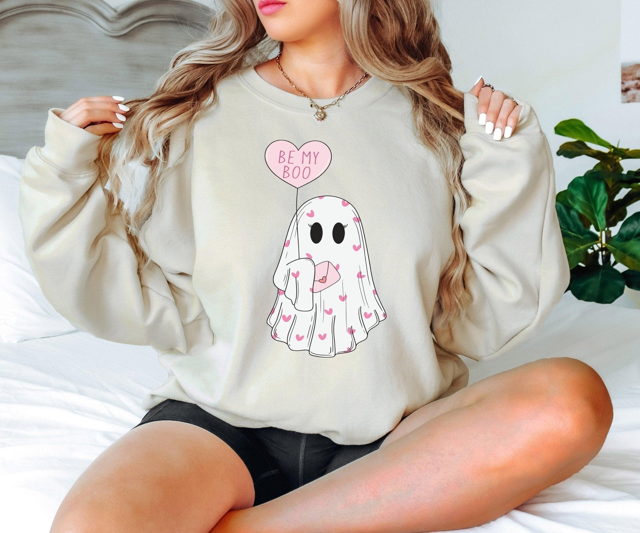 Be My Boo Sweatshirt, Ghost Sweater, Valentines Day Hoodie, XOXO Sweatshirt, Women Valentines Day Sweatshirt, Heart Sweatshirt - Nesta Tees