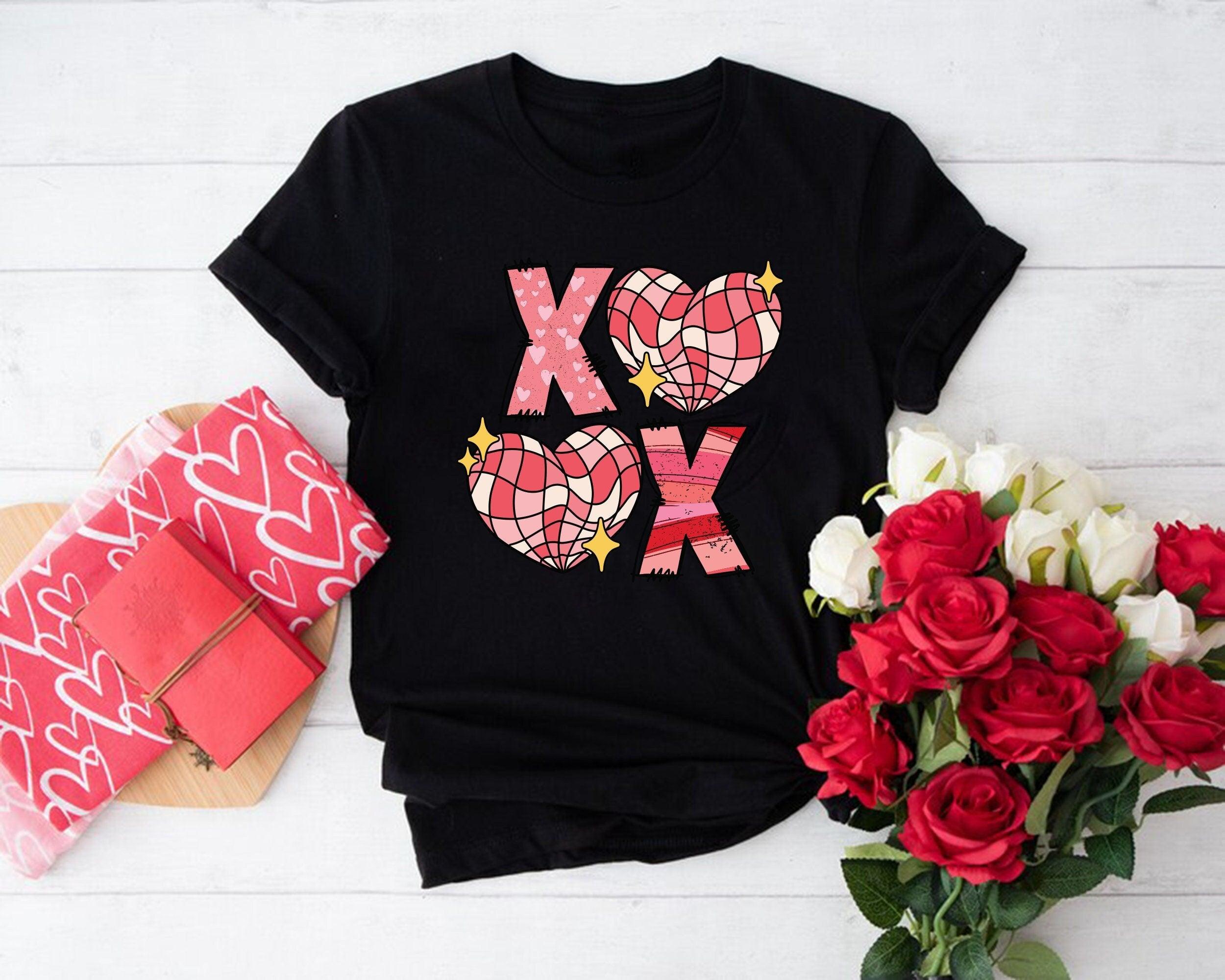 Xoxo Sweatshirt, Valentines Day Sweatshirt, Valentine Crewneck Hoodie, Sparkly Xoxo Sweatshirt, Valentines Day Gift, Xoxo Hoodie - Nesta Tees